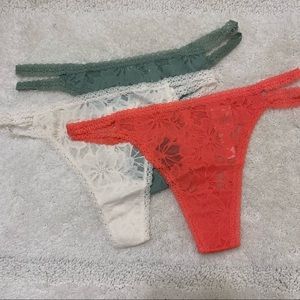 VS PINK Lace Thongs Set 3 Medium
